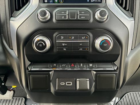 Used 2021 GMC Sierra 1500 SLE image 21