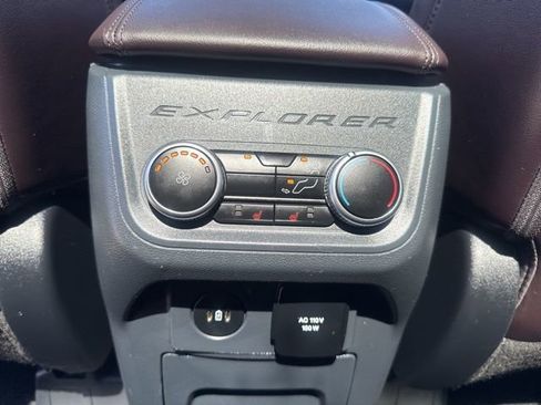 Used 2025 Ford Explorer Platinum w/ LUX Leather Package AWD/4WD image 10