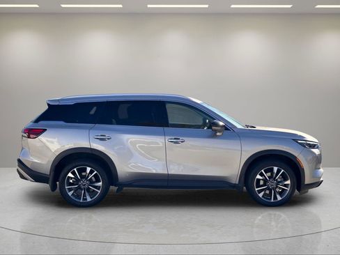 Used 2023 INFINITI QX60 Luxe w/ Performance Audio Package FWD image 6