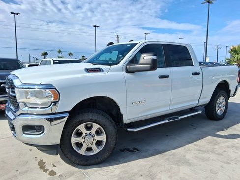 Used 2024 RAM 2500 Big Horn AWD/4WD image 3