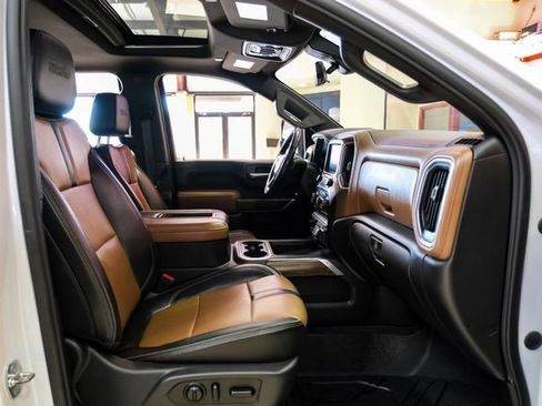 Used 2020 Chevrolet Silverado 3500 High Country image 36