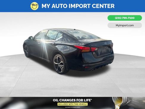 Used 2024 Nissan Altima 2.5 SR w/ SR Premium Package AWD/4WD image 4