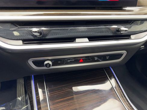 Used 2023 BMW X7 xDrive40i image 70