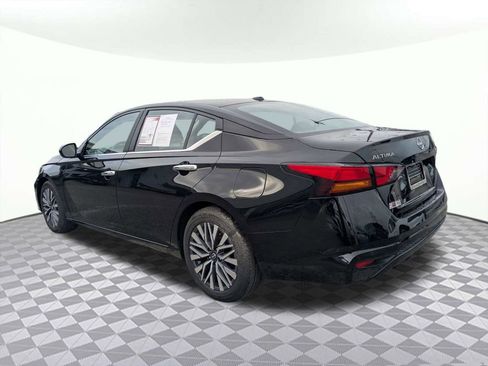 Used 2025 Nissan Altima 2.5 SV image 5