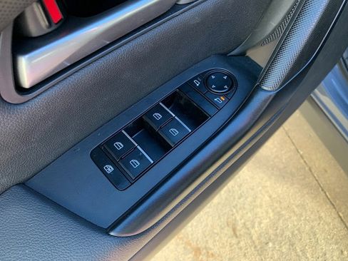 Used 2025 MAZDA CX-50 AWD 2.5 S w/ Premium Package image 21