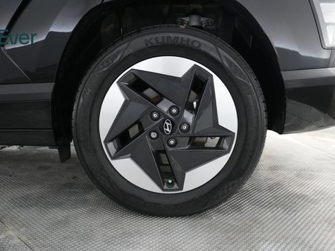 Used 2024 Hyundai Kona SEL FWD image 9