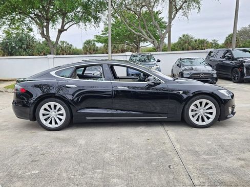 Used 2020 Tesla Model S Long Range Plus image 4