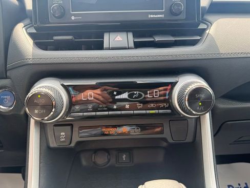 Used 2021 Toyota RAV4 XLE w/ Convenience Package AWD/4WD image 26