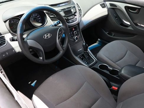 Used 2015 Hyundai Elantra SE FWD image 18