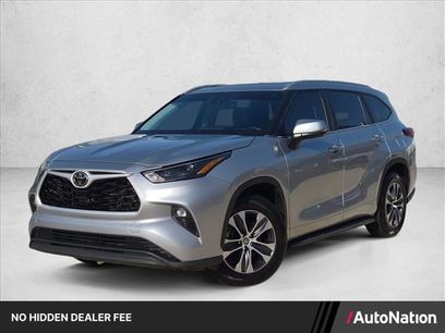 Used 2023 Toyota Highlander XLE