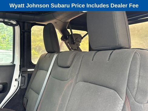 Used 2018 Jeep Wrangler Unlimited Rubicon AWD/4WD image 12