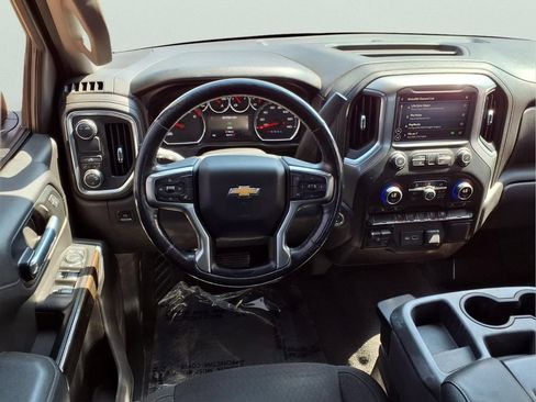 Used 2021 Chevrolet Silverado 1500 LT RWD image 9