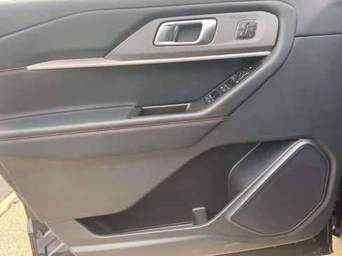 New 2026 Ford Explorer ST-Line w/ ST-Line Street Pack image 11