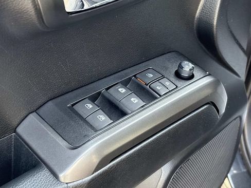 Used 2020 Toyota Tacoma TRD Off-Road w/ Technology Package AWD/4WD image 24