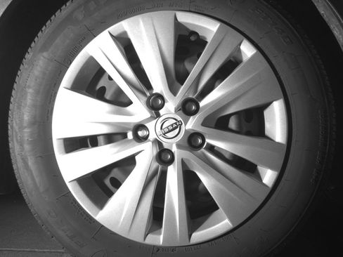 Used 2025 Nissan Sentra S FWD image 13