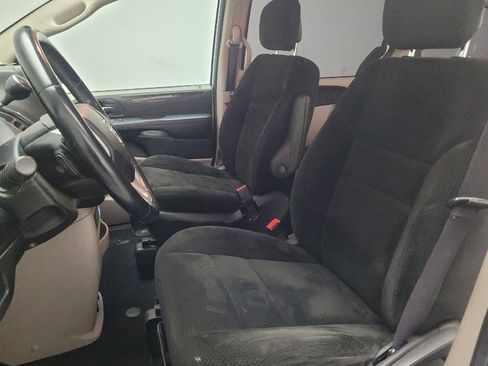 Used 2015 Dodge Grand Caravan American Value Package w/ UConnect Hands-Free Group image 17