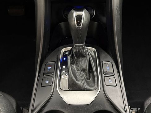 Used 2018 Hyundai Santa Fe Sport w/ Cargo Package FWD image 18