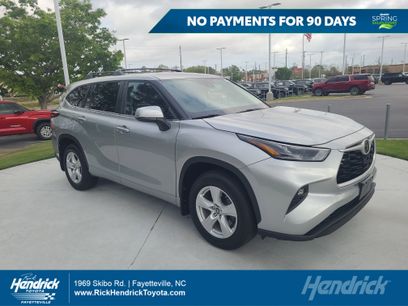 Used 2023 Toyota Highlander LE