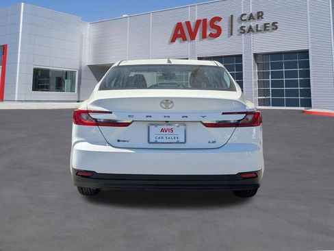 Used 2025 Toyota Camry LE image 5