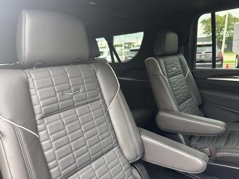 Certified 2026 Cadillac Escalade ESV Platinum Sport AWD/4WD image 25
