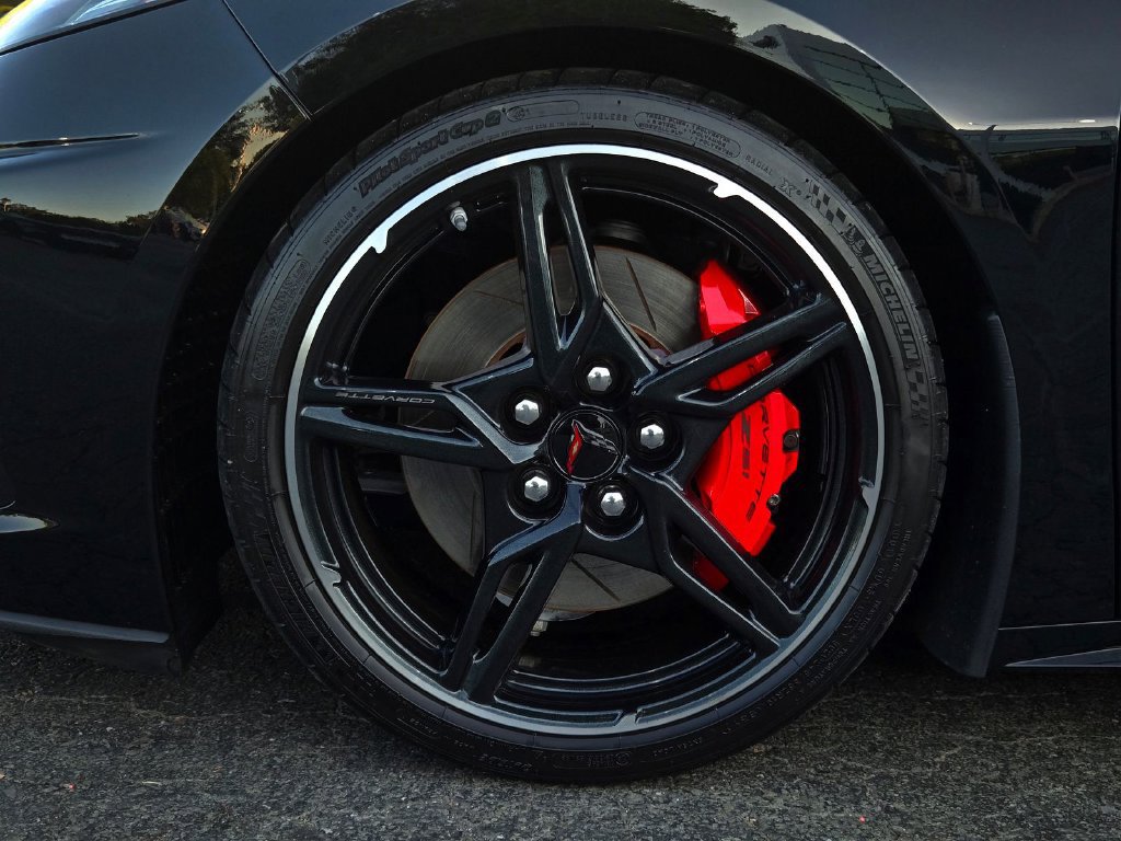 Used 2021 Chevrolet Corvette Stingray Premium Cpe w/ Z51 Performance Package RWD image 9