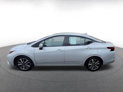 Used 2025 Nissan Versa SV FWD image 9