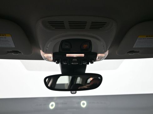 Used 2023 MINI Cooper Clubman S w/ Premium Package image 44