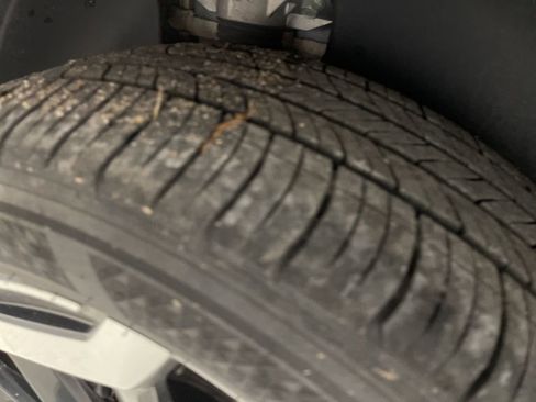 Used 2025 Kia Telluride S image 40