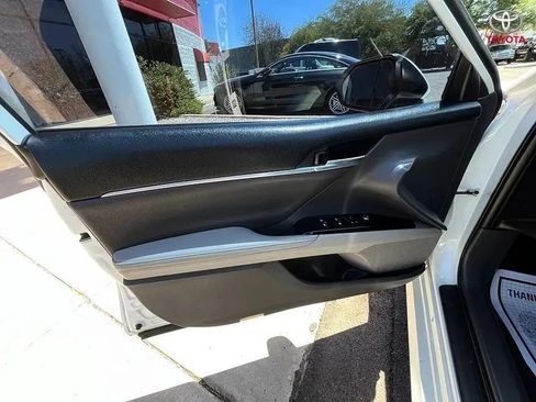Used 2019 Toyota Camry XLE w/ Carpet Mat Package FWD image 10