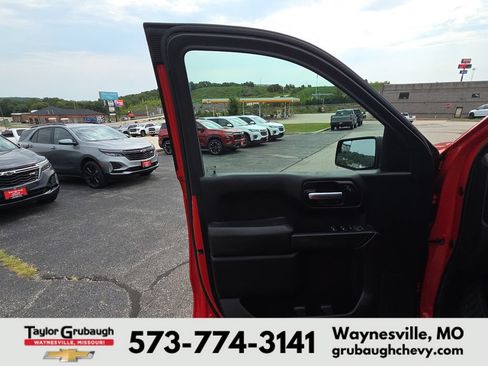 Used 2020 Chevrolet Silverado 1500 Custom w/ Custom Value Package AWD/4WD image 14