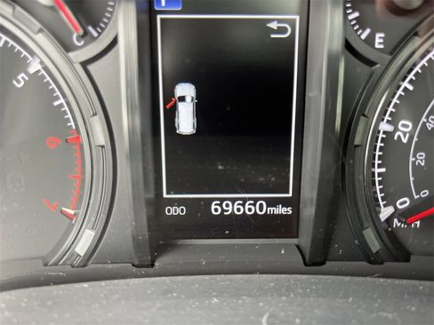 Used 2020 Toyota 4Runner SR5 Premium image 12