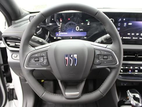 New 2026 Buick Envista Avenir FWD image 18