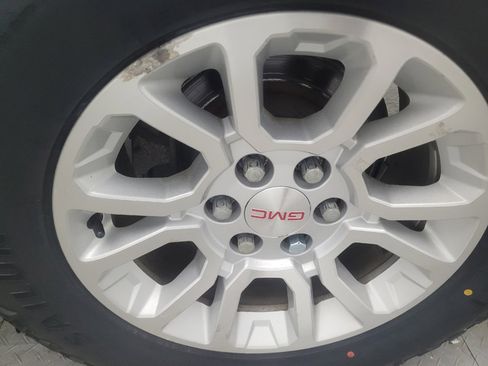 Used 2018 GMC Sierra 1500 SLE w/ SLE Value Package AWD/4WD image 31