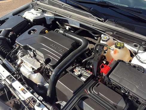 Used 2023 Chevrolet Malibu LT image 9