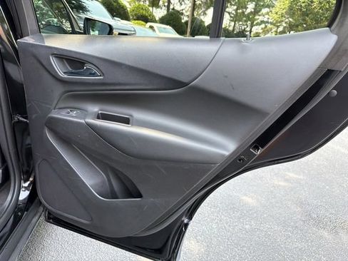 Used 2020 Chevrolet Equinox LT w/ Midnight Edition FWD image 16