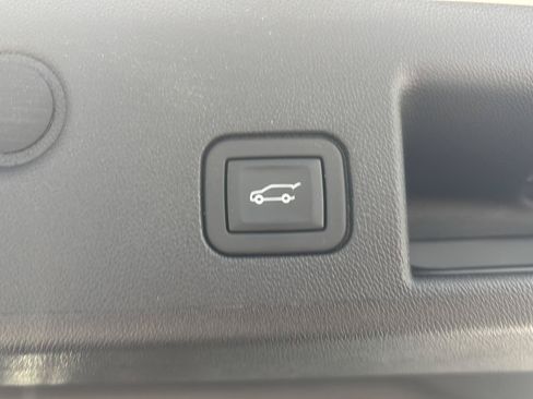 Used 2023 Chevrolet Equinox RS AWD/4WD image 14