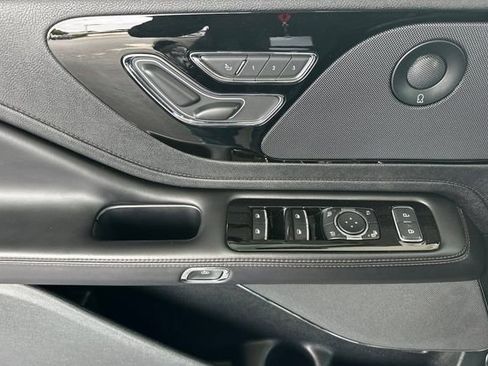 Used 2024 Lincoln Aviator Reserve RWD image 12
