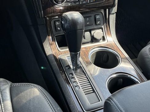 Used 2015 Chevrolet Traverse LT FWD image 14
