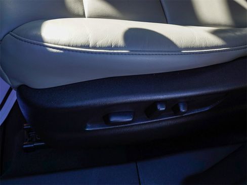 Used 2023 Cadillac XT4 Luxury w/ Cold Weather Package image 19