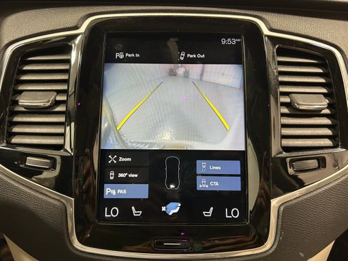 Used 2018 Volvo XC90 T6 Momentum w/ Convenience Package AWD/4WD image 9