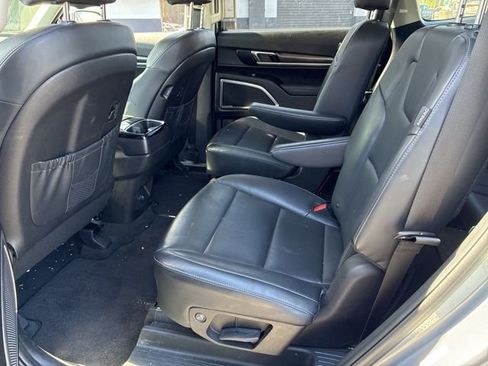 Used 2024 Kia Telluride S FWD image 7