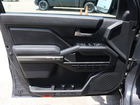 Used 2025 Toyota Tacoma TRD Sport AWD/4WD image 11