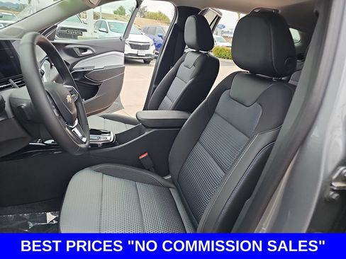 New 2026 Chevrolet Trax LT w/ Sunroof Package FWD image 14