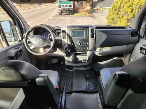 Used 2017 Mercedes-Benz Sprinter 2500 image 26