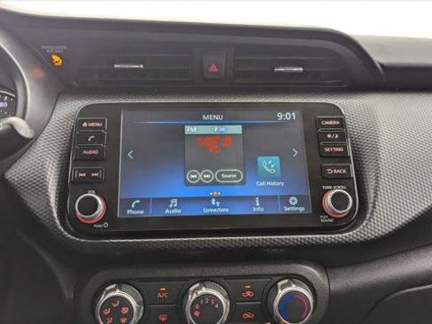 Used 2024 Nissan Kicks SV image 27