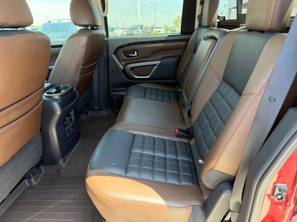 Used 2018 Nissan Titan Platinum Reserve AWD/4WD image 9