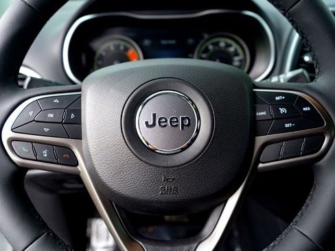 Used 2022 Jeep Cherokee Latitude Lux FWD image 12