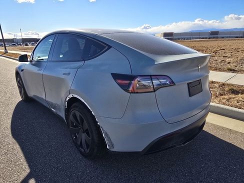 Used 2021 Tesla Model Y Long Range image 3