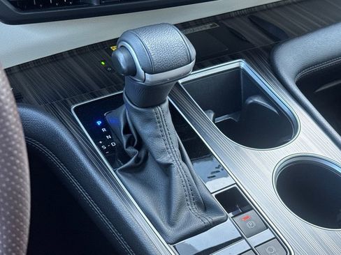 Certified 2023 Toyota Sienna Platinum image 21