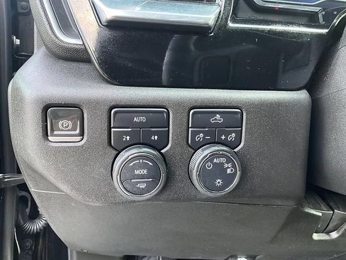 Used 2023 Chevrolet Silverado 1500 LT AWD/4WD image 19